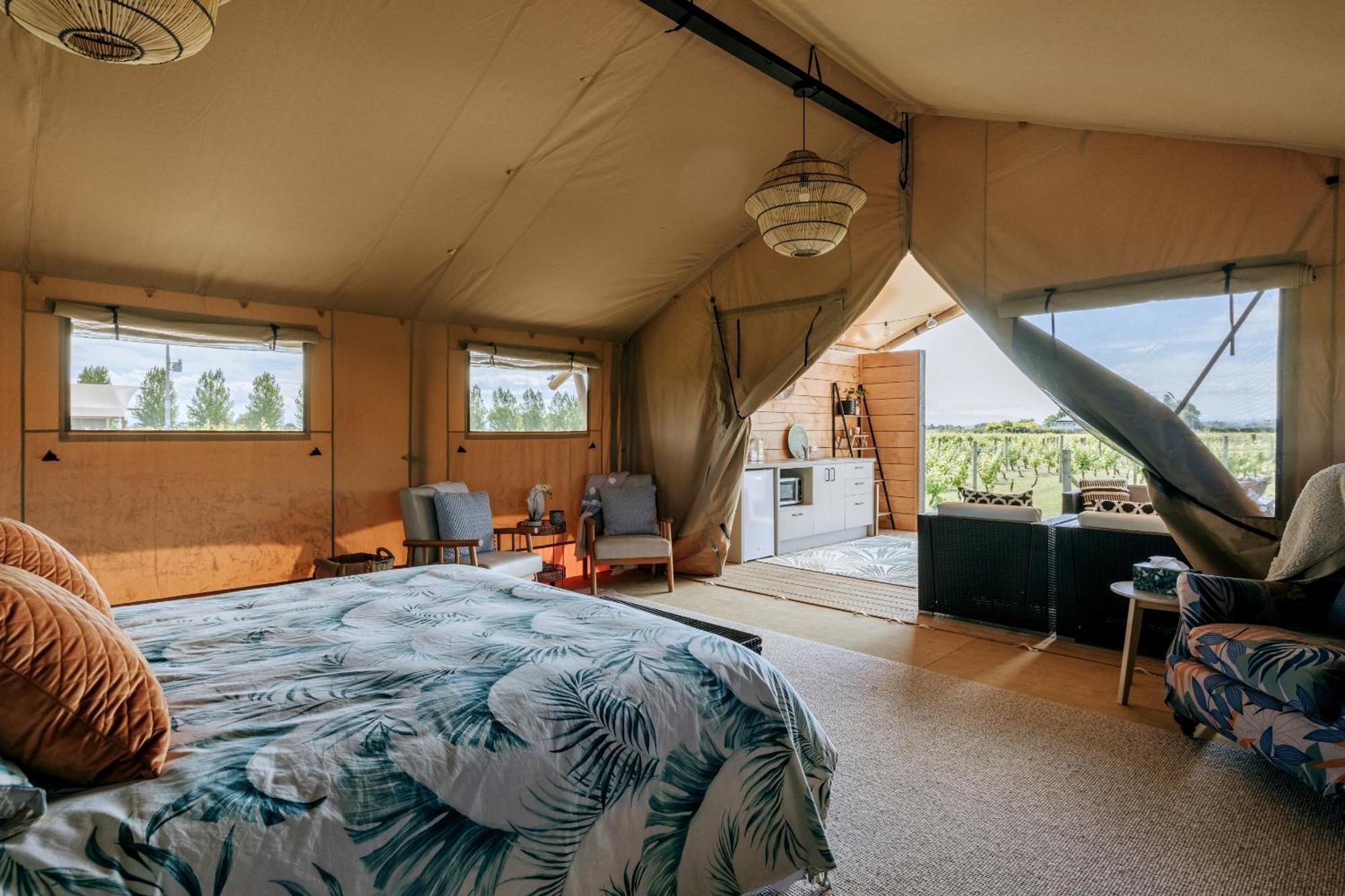 הייסטינגס Villas & Vines Glamping מראה חיצוני תמונה