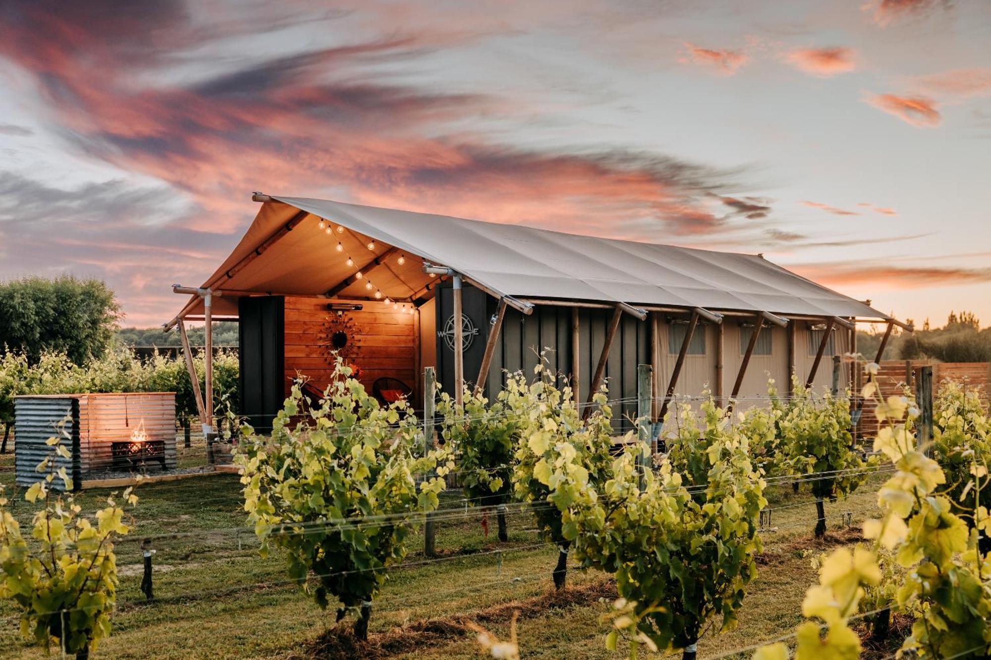 הייסטינגס Villas & Vines Glamping מראה חיצוני תמונה