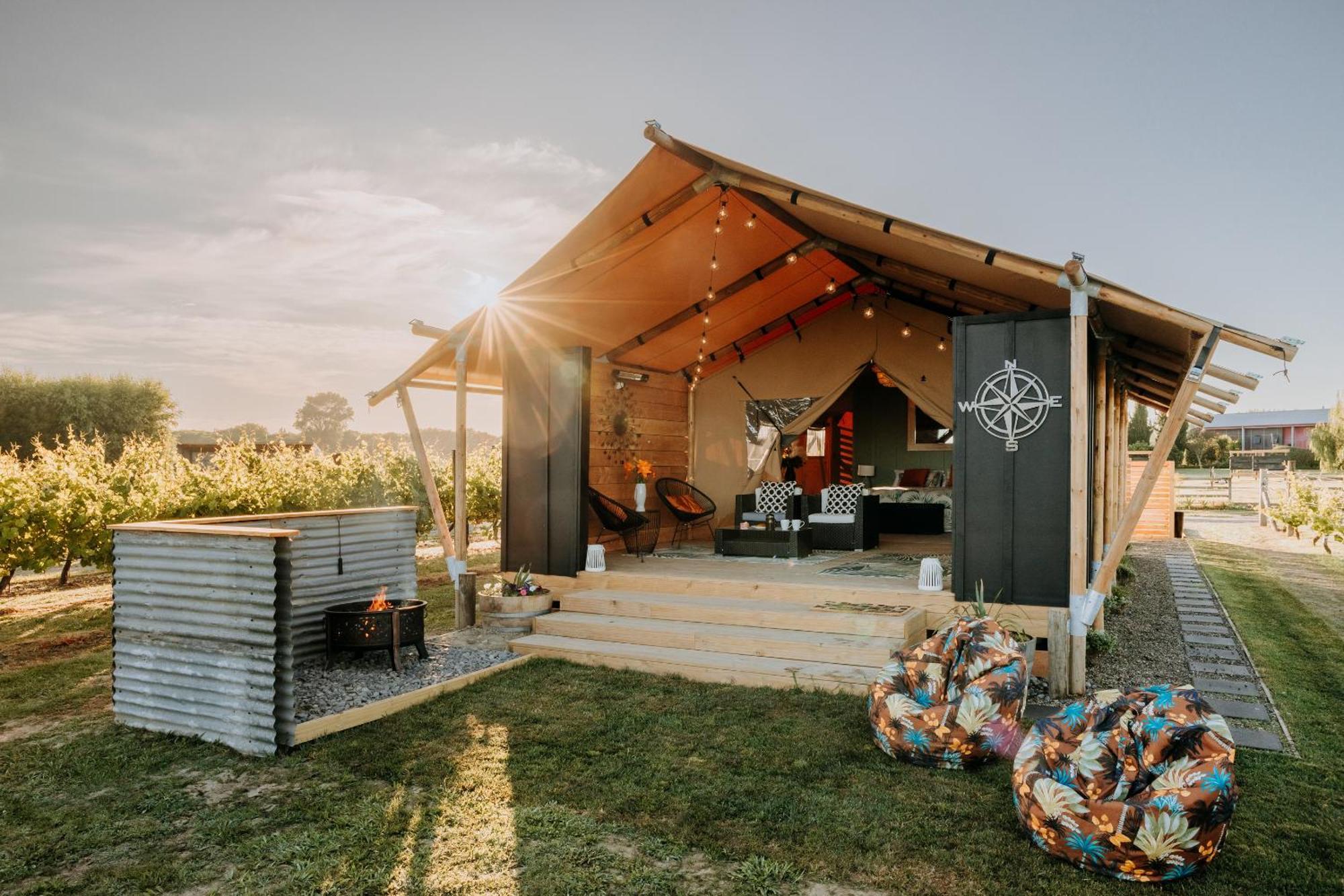 הייסטינגס Villas & Vines Glamping מראה חיצוני תמונה