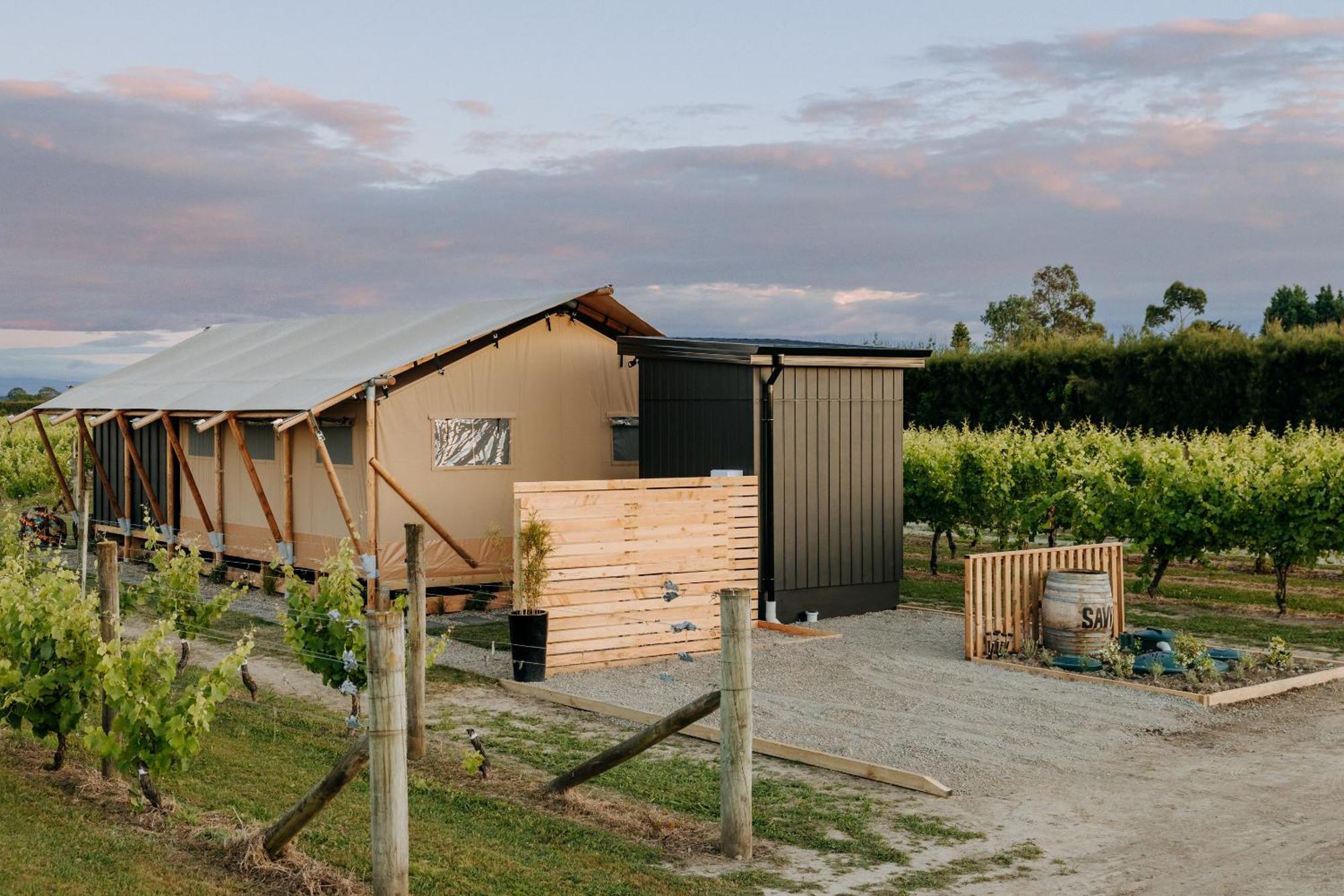 הייסטינגס Villas & Vines Glamping מראה חיצוני תמונה