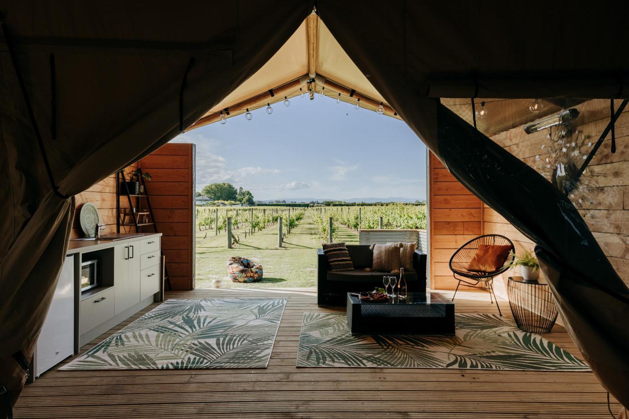 הייסטינגס Villas & Vines Glamping מראה חיצוני תמונה