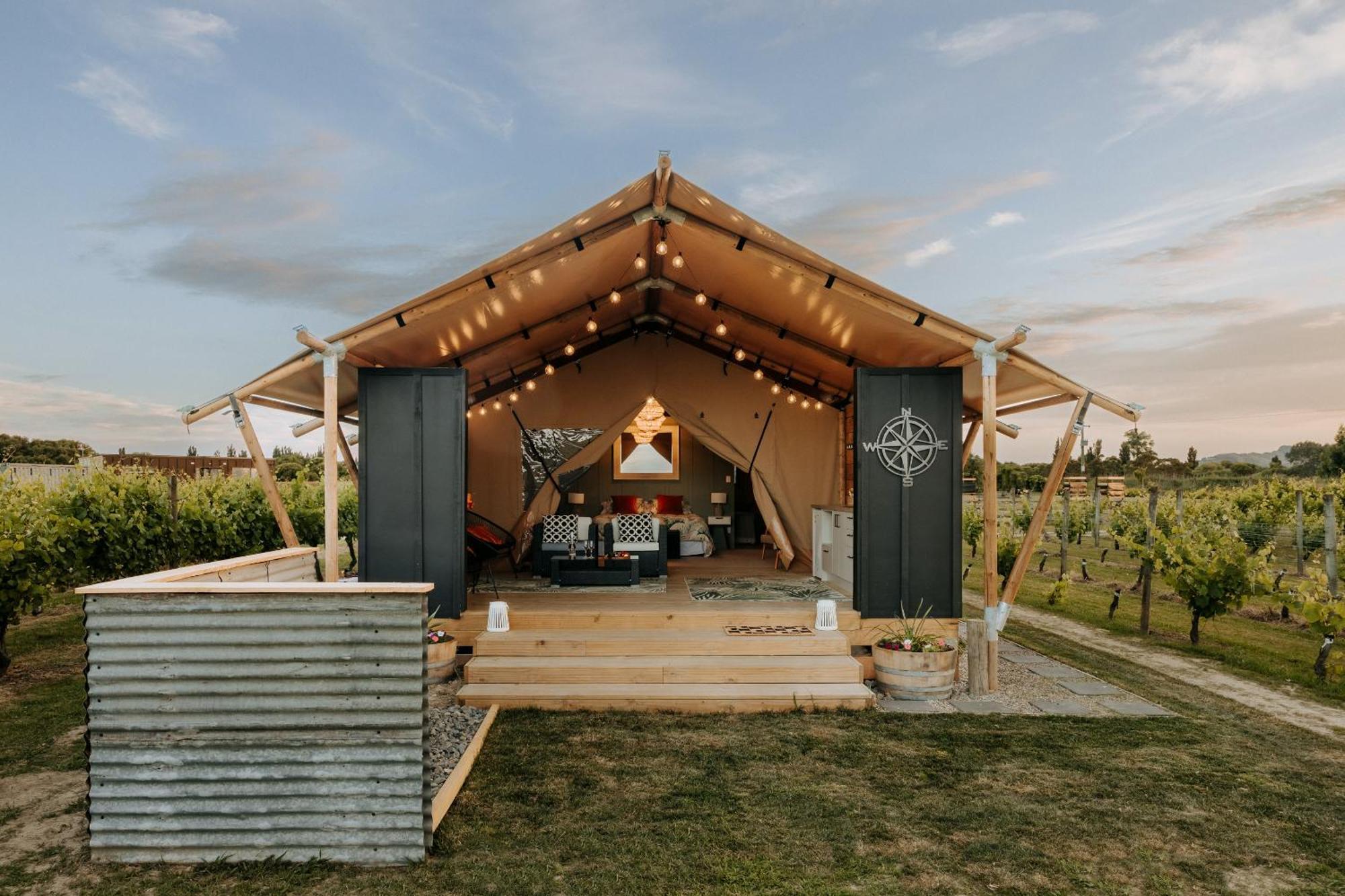 הייסטינגס Villas & Vines Glamping מראה חיצוני תמונה