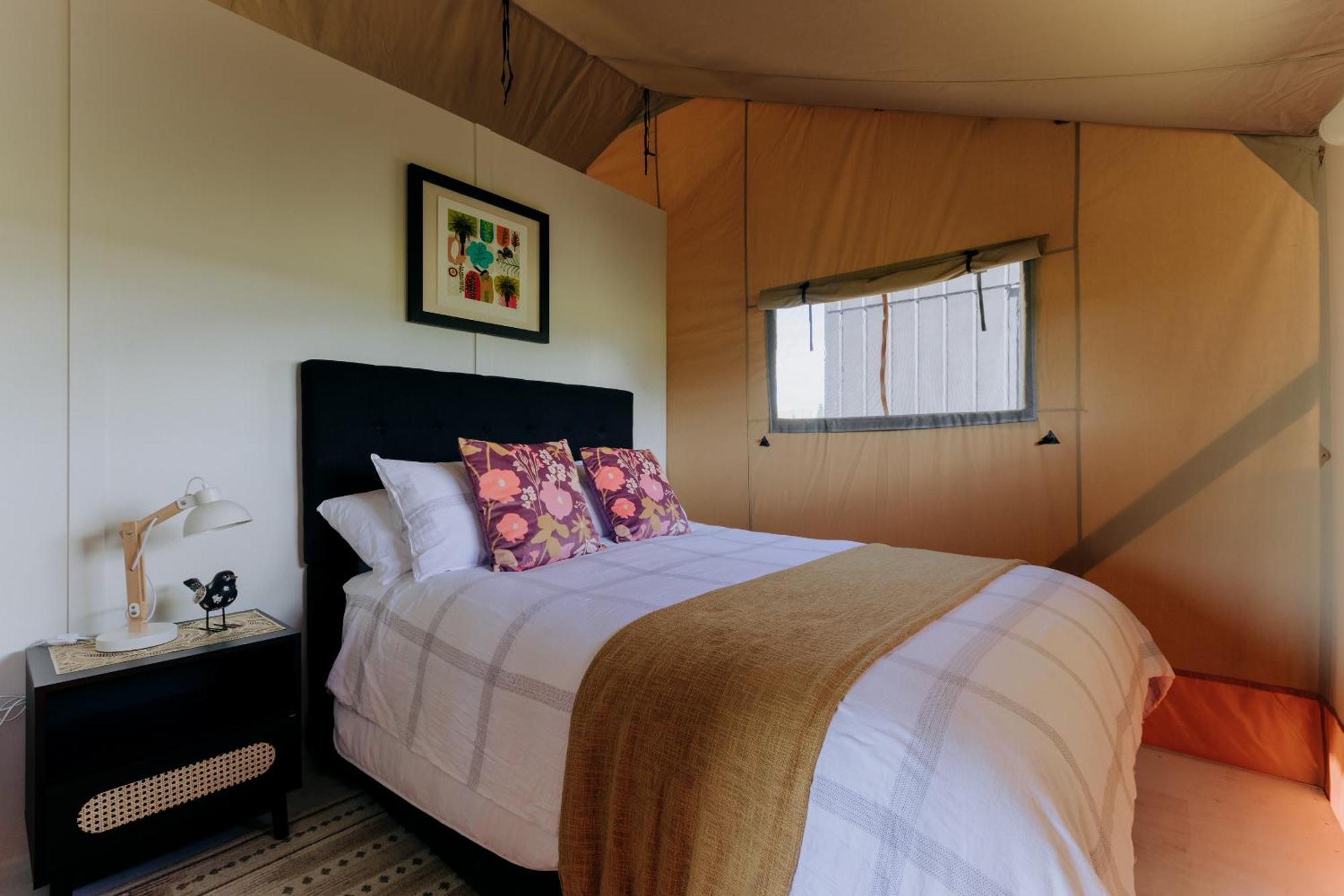 הייסטינגס Villas & Vines Glamping מראה חיצוני תמונה