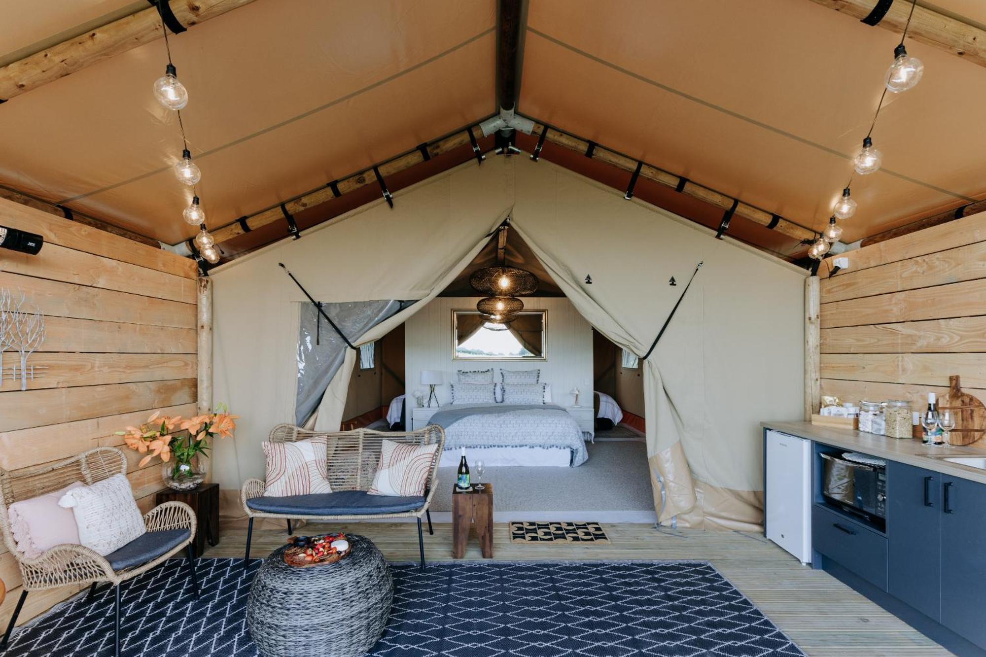 הייסטינגס Villas & Vines Glamping מראה חיצוני תמונה