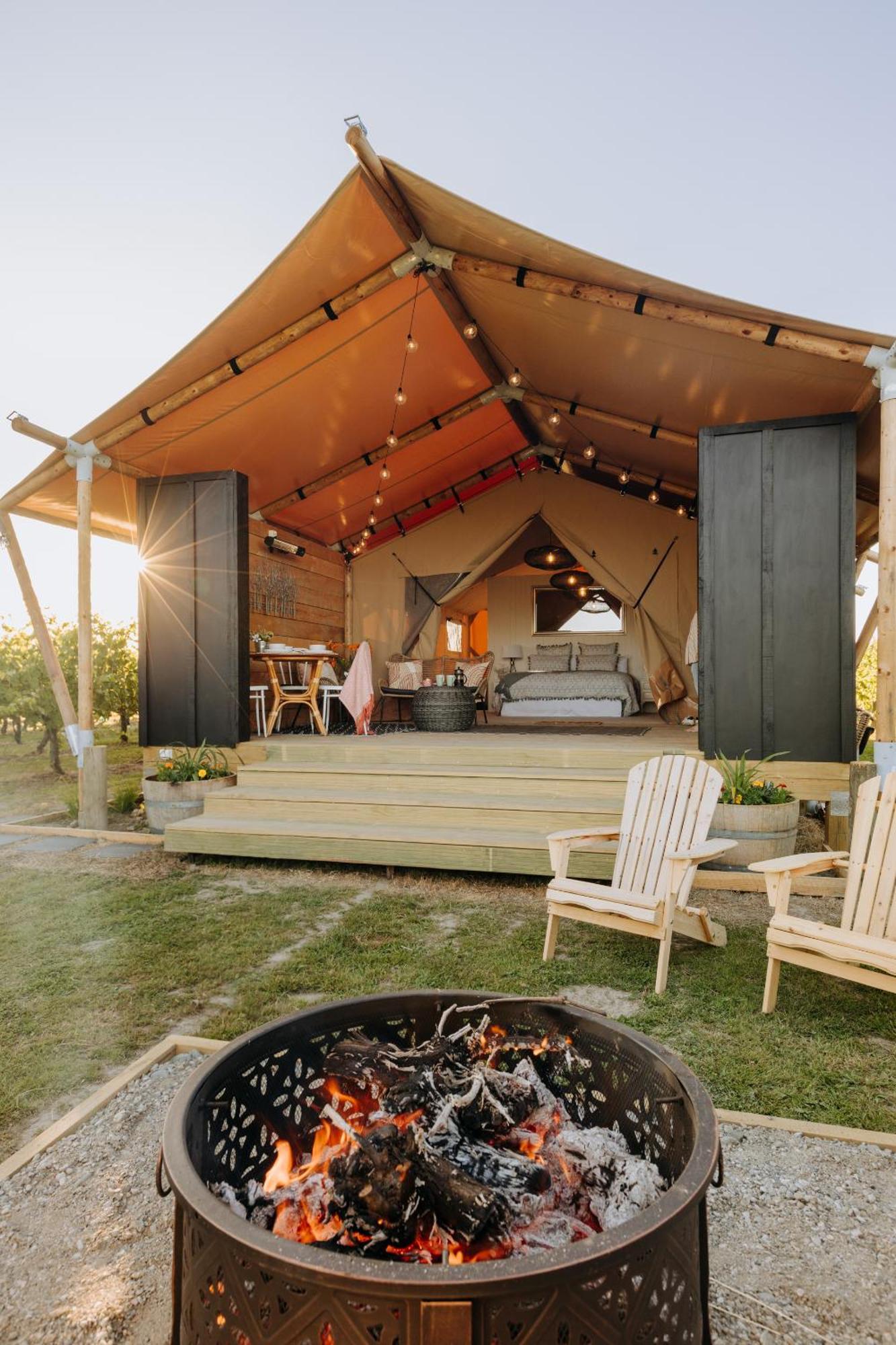 הייסטינגס Villas & Vines Glamping מראה חיצוני תמונה